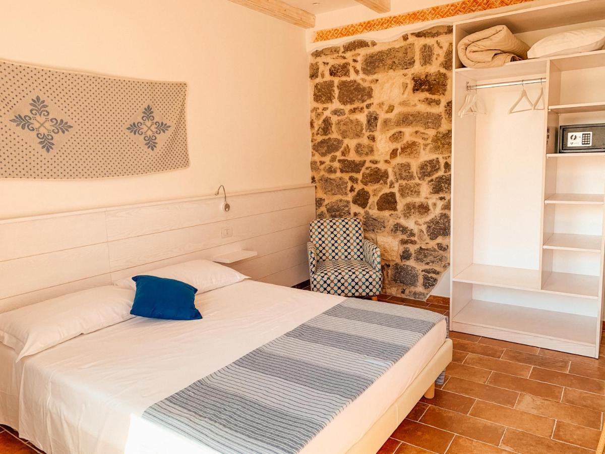 B&B La Roccia Castelsardo Exteriör bild