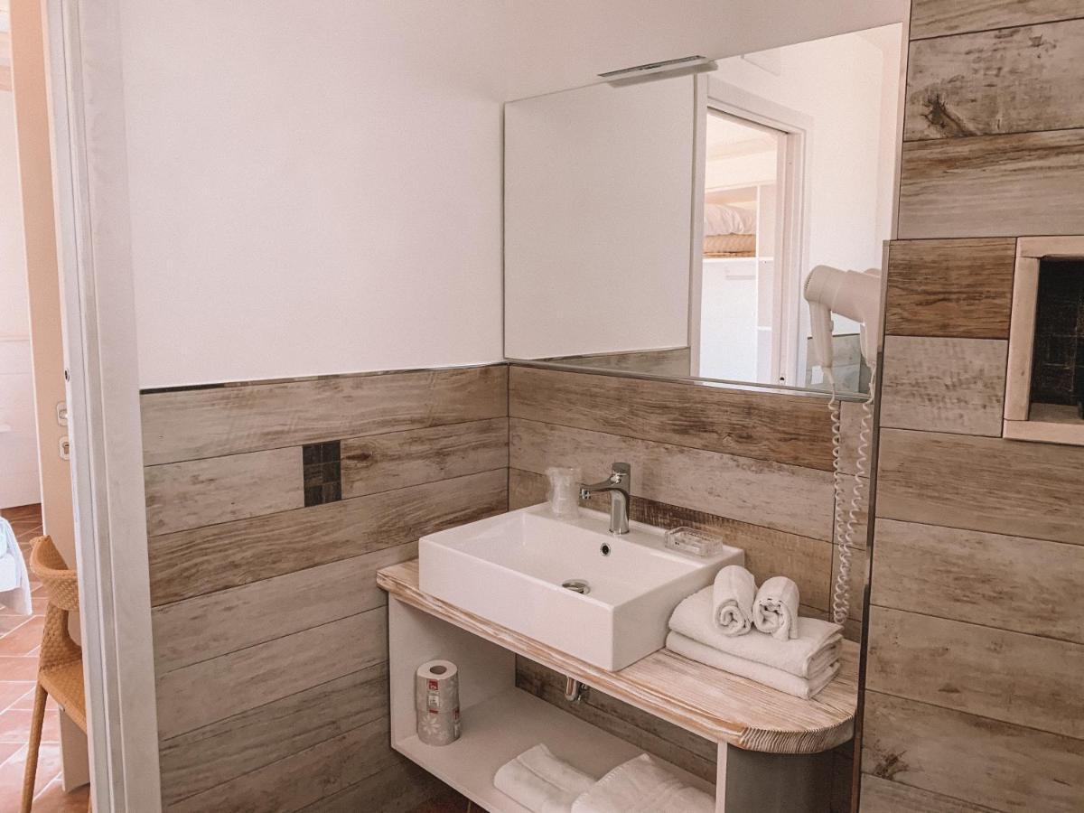 B&B La Roccia Castelsardo Exteriör bild