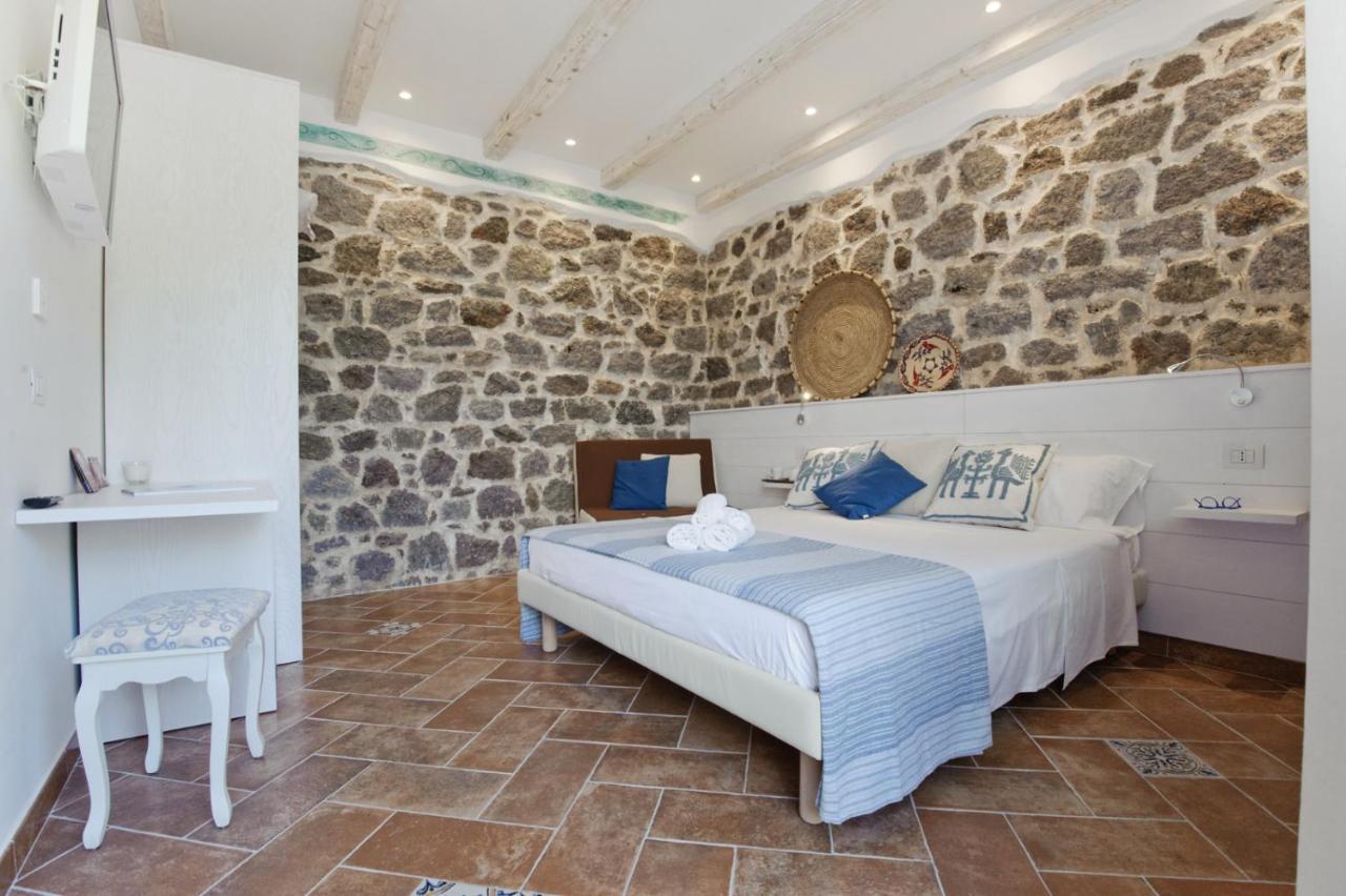 B&B La Roccia Castelsardo Exteriör bild