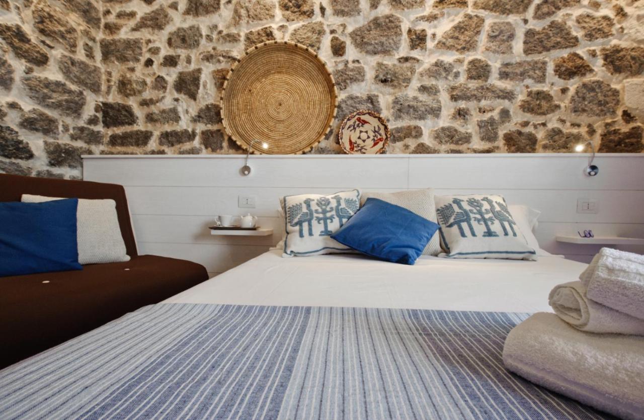 B&B La Roccia Castelsardo Exteriör bild