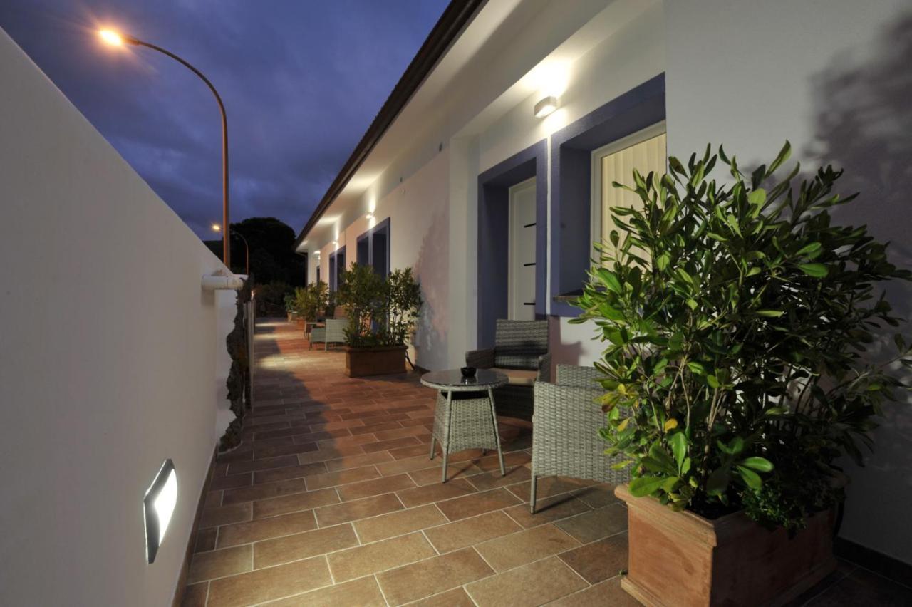 B&B La Roccia Castelsardo Exteriör bild
